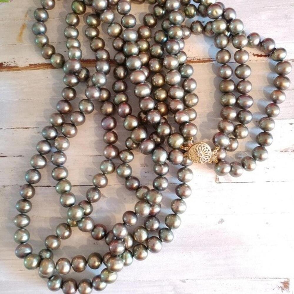 Stunning Imperial World IWI 14K Yellow Gold Triple Strand Green Pearl Necklace